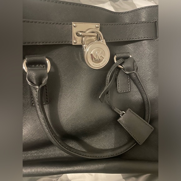 Michael Kors large leather chain strap bag - Picture 3 of 5